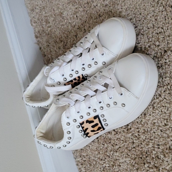 Steve Madden leopard/studded detailed sneakers - Picture 4 of 14